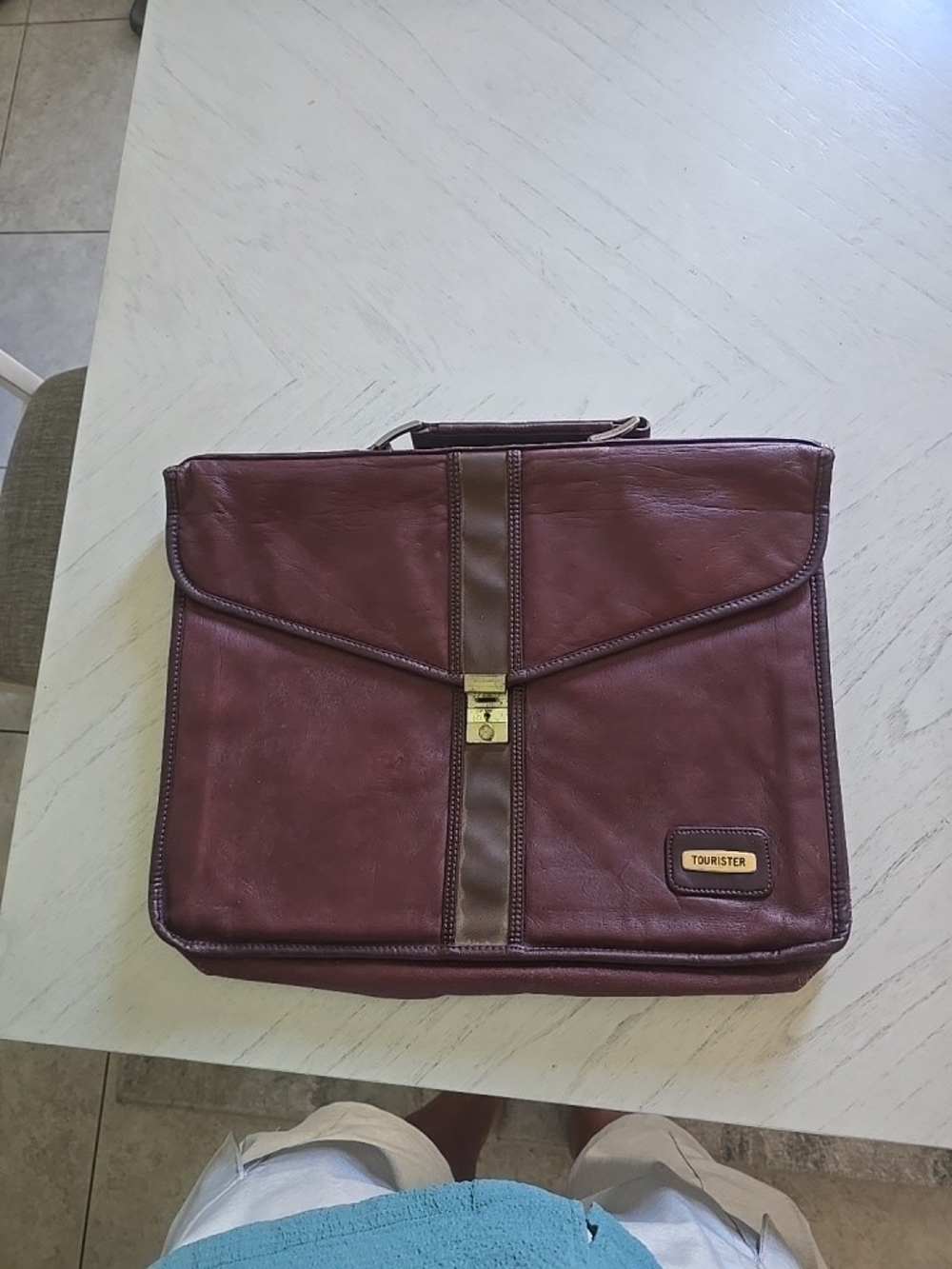 American Tourister Burgundy Leather Briefcase with Front Lock